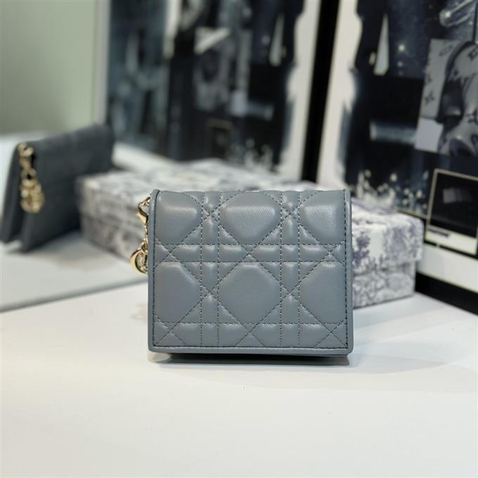 2025228Y 220P182143224